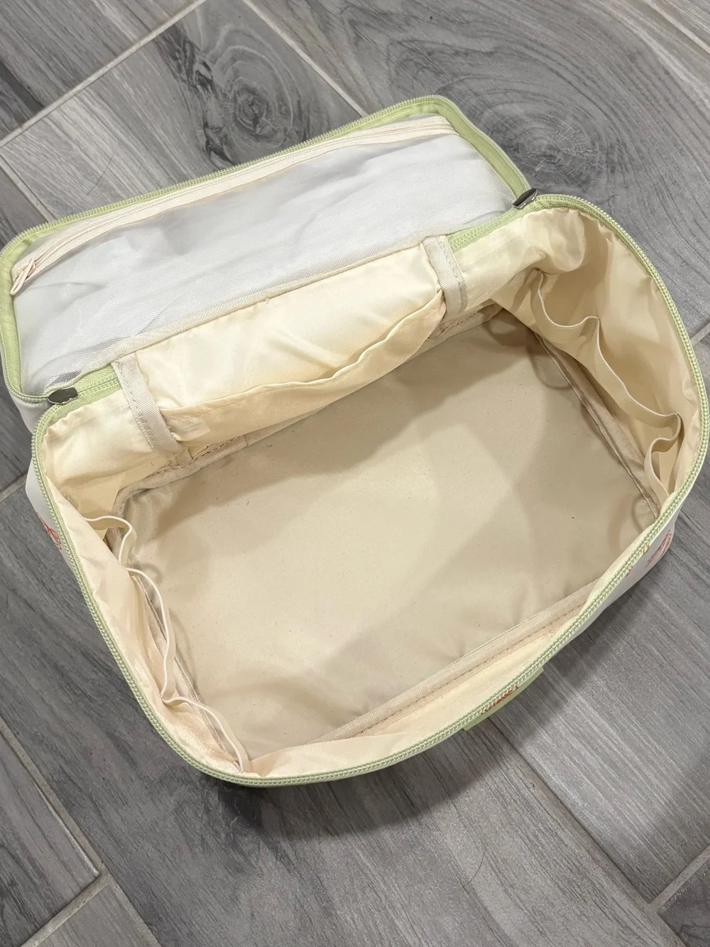 Tender Love & Carry Cream Cosmetic Case with Multicolor Bow Print